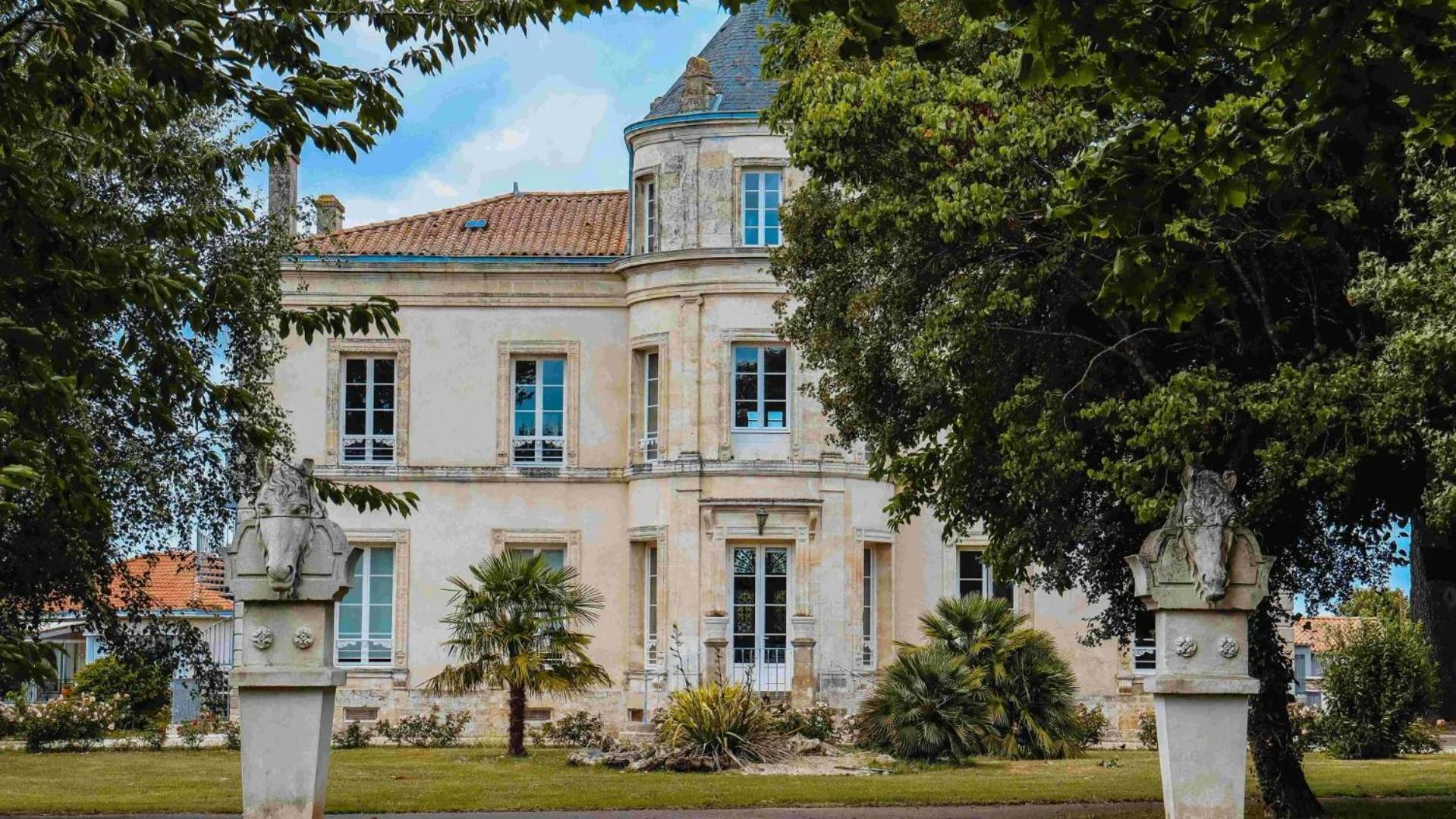 Gite L'Oree Des Buis, Piscine Privatisable Vouille  Exterior photo